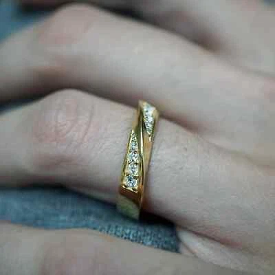 Alianza de boda espiral de moissanita enchapada en oro blanco 925 para hombre D/Vvs1 Foto 1 de 4