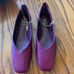 Vince Camuto "Latenla" Leather Ballet Flats Ankle Chain Burgundy Women's 8.5/39 - Picture 1 of 3
