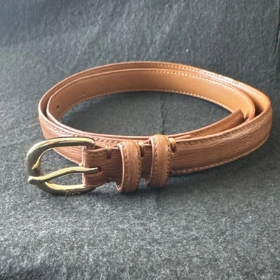 Cinturón mediano Lauren Ralph Lauren para mujer ajustado italiano en relieve cuero marrón logotipo Foto 1 de 4