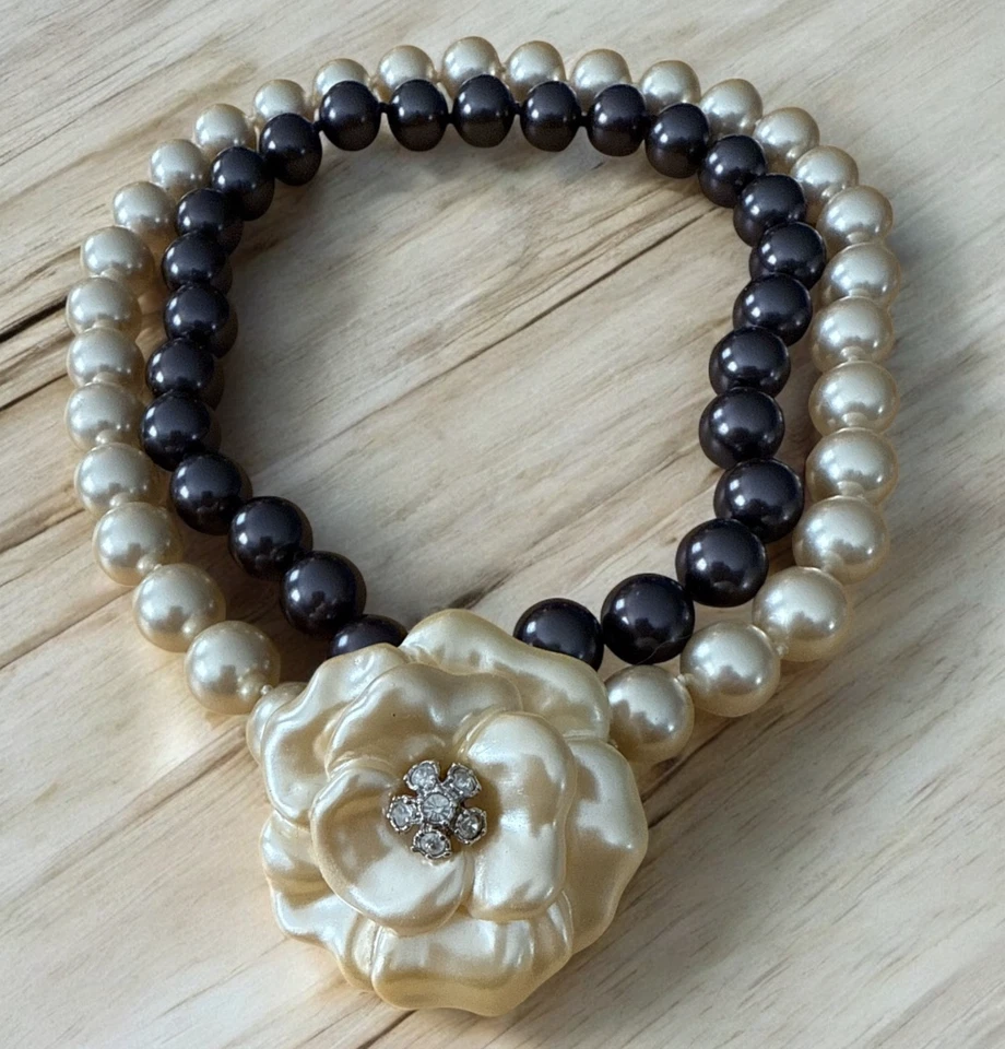 COLLAR CAMILLA FLOR TAHITIANO Y BLANCO CRISTAL PERLA LUCITA Y CRISTAL FLOR Foto 1 de 4