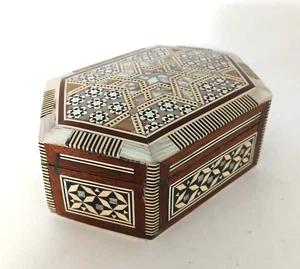 Caja de joyería baratija hexagonal mosaico madre turba y madera con incrustaciones egipcias - Imagen 1 de 5