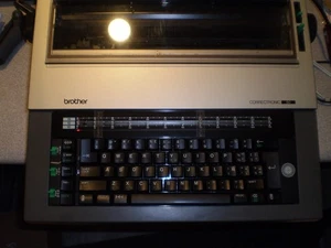 Brother Correctronic 50 Electric Typewriter with Cover carriage does not respond - Picture 1 of 3