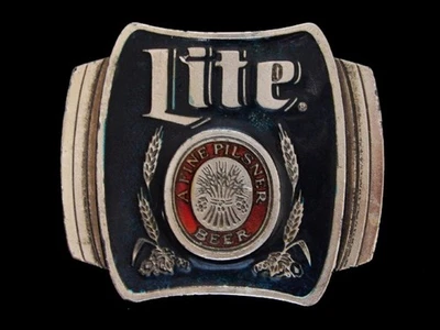 NF17137 VINTAGE 1980 **LITE A FINE PILSNER BEER** FIVELA DE CINTO DE ESTANHO BEBIDA - Imagem 1 de 2
