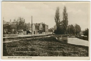 Bourton on the Water Village Centre & River Old Photo Postcard Gloucestershire - Foto 1 di 2