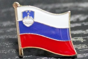 SLOVENIA Slovenian Country Metal Flag Lapel Pin Badge *NEW*MIX & MATCH BUY 3 GET - Picture 1 of 3
