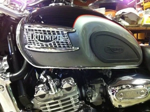 HIGHEST QUALITY FITS Kawasaki Vulcan 1700 Voyager Nomad LTD Classic Chrome Trim - Foto 1 di 1