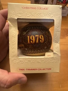 Vintage Hallmark 1979 temporada saludos Navidad collage bola de vidrio adorno  - Imagen 1 de 7