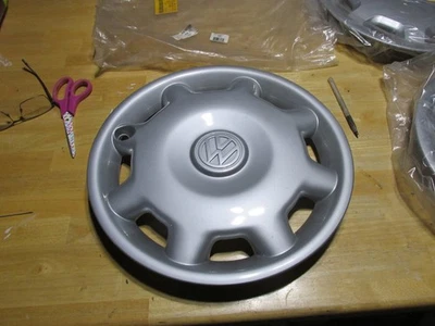 Volkswagen Jetta 1993-1999 1997-1999 Golf 14" tapacubos cubierta de rueda 1HM-601-147-A Foto 1 de 2