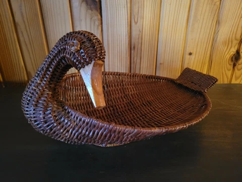 Rattan Wicker Swan Goose Duck Bird Basket Retro Vintage Handmade 12" Ex. Cond Cover