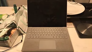 Microsoft Surface Laptop 13.5" Platinum 128GB SSD 4GB Ram Intel Core i5-7200U - Picture 1 of 3