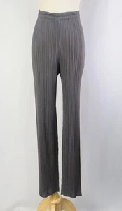 Pantalones grises PLEATS PLEASE ISSEY MIYAKE 136 9477 - Imagen 1 de 4