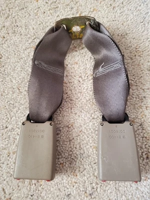 Toyota 4runner SR5 1999 asiento trasero izquierdo y hebilla central color roble Foto 1 de 4