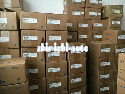 1PCS YASKAWA AC SERVO MOTOR SGMAS-04A2A41 - Image 1 of 2