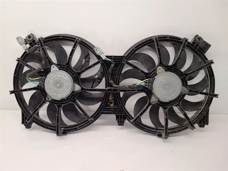 Nissan Altima 2016-18 ventilador radiador motor ventilador conjunto sedán 4 cilindros  Foto 1 de 4