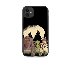 Big Foot Alien and Unicorn Waiting For A Bus Rubber Phone Case Funny Friends i96 - Picture 1 of 2