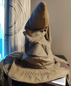 HARRY POTTER TALKING MOVING SORTING HAT (SEE VIDEO) - Picture 1 of 9