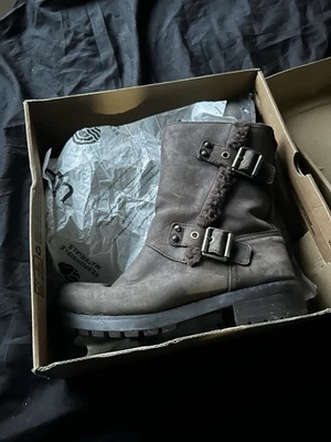 UGG dark brown leather sheepskin lined warm buckle women ankle boots 5.5 - Image 1 of 4