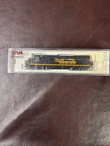 Atlas Scala N Loco #49308 SD-50 Rio Grande #5510 Decoder/DCC Pronto - Foto 1 di 4