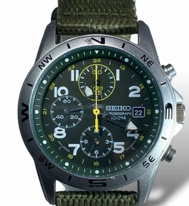 Seiko Military Chronograph 7T92-0DX0 Quarzuhr Grün JP - Bild 1 von 5