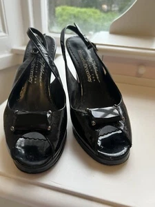 Russell & Bromley Beverly Fieldman Patent Leather Peep Toe Heels Black Size 4 - Picture 1 of 5