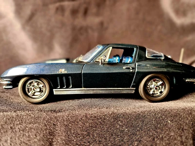 Chevrolet Corvette 1966 Danbury como nuevo cupé 427 V8 azul marino escala 1:24 Inv. #4304 Foto 1 de 4