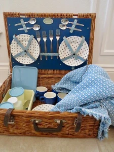 Made in England BROOKS BROTHERS Large Size WICKER PICNIC BASKET SET w Tablecloth - Picture 1 of 13