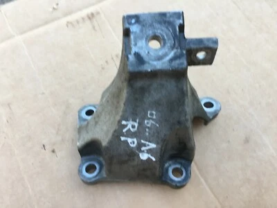 Soporte de montaje del motor del lado derecho del pasajero AUDI A6 2005-2008 3,2 L FABRICANTE DE EQUIPOS ORIGINALES Foto 1 de 4