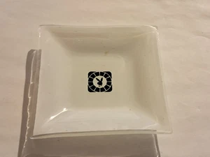 Cenicero de vidrio vintage Playboy Bunny Club blanco negro clásico con logotipo bandeja para cigarrillos - Imagen 1 de 5