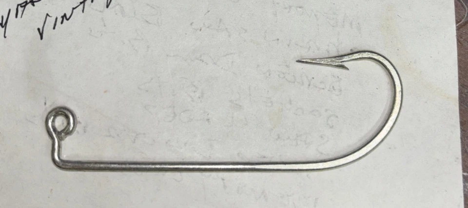 25 Mustad 91715D 9/0 Salt Water Fish Hook - Image 1 of 1