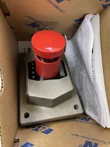 Eaton Crouse Hinds Explosion Proof Cover Push Button DSD918 SA S769 - Picture 1 of 8