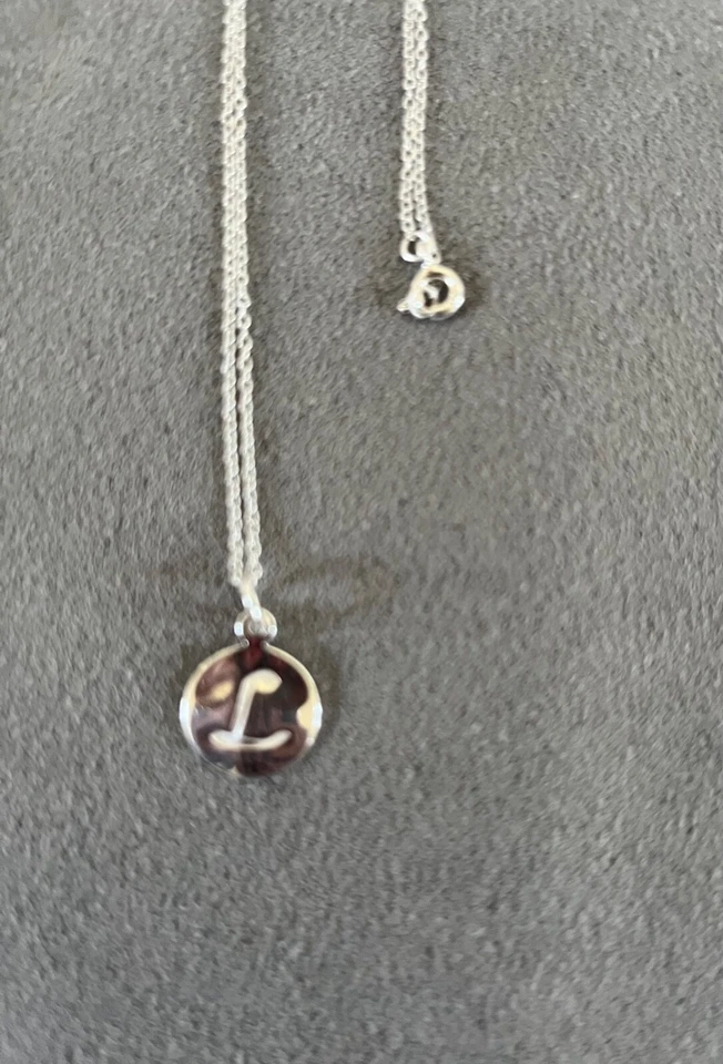 Collar Robert Lee Morris plata esterlina inicial "L" Foto 1 de 1