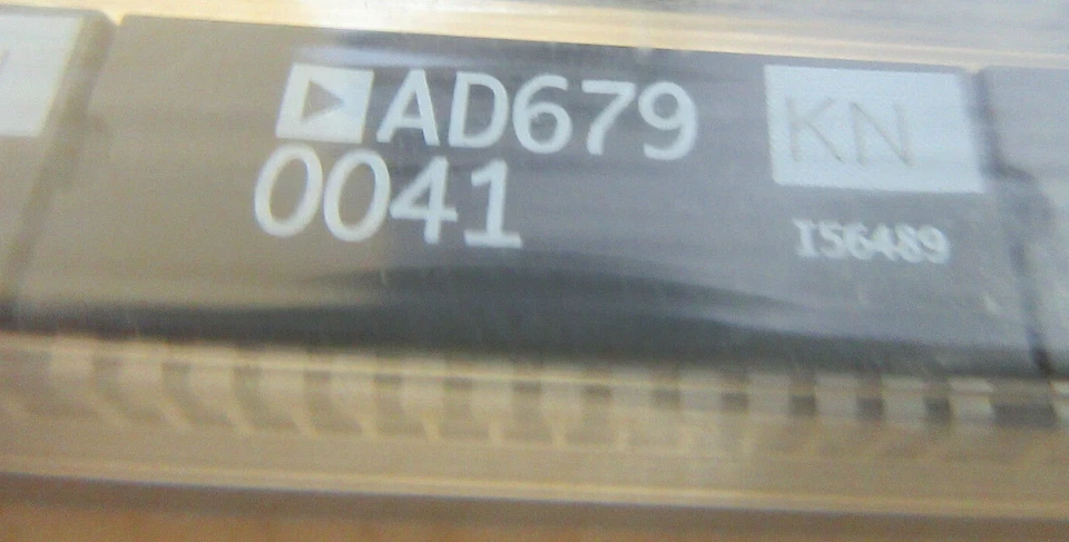 ANALOG DEVICES AD679KN 14 Bit Analog to Digital Converter Input 2 28-PDIP - Image 1 of 1