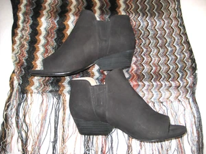 Botines NATURALIZER punta abierta ~ Gemi ~ parte superior de gamuza negra ~ talla 6,5 W ~ nuevos sin caja - Imagen 1 de 8
