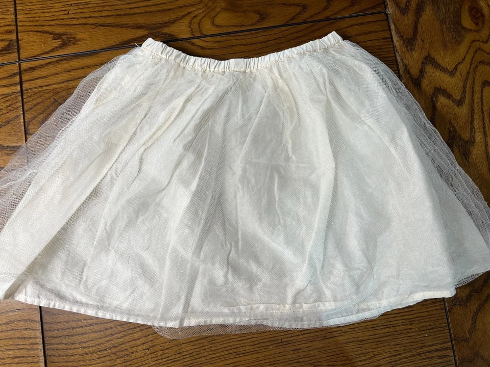 Mini Boden White Tulle Skirt EUC Girls Size 5-6 - Image 1 of 2