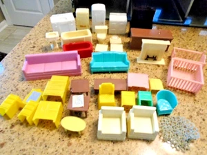 Lote de muebles de plástico para casa de muñecas años 50 60 - Plasco, MARX... - Imagen 1 de 6