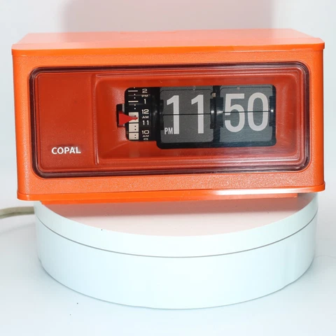 Copal Flip Clock Alarm RP-160 Red Body Space Age 1970s From JAPAN #794 Cover