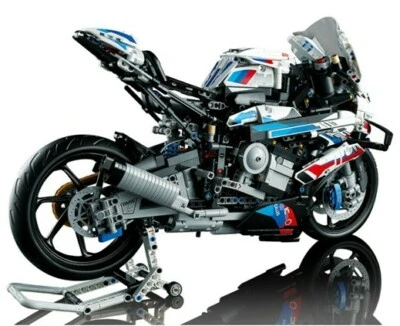 Nuevo Lego Technic Set 42130 BMW M 1000 RR - En mano Foto 1 de 4