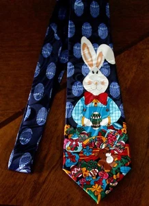 Buona Pasqua Grande Coniglietto Pasquale con Cesto di Uova Colorate su Cravatta Blu Navy! - Foto 1 di 3