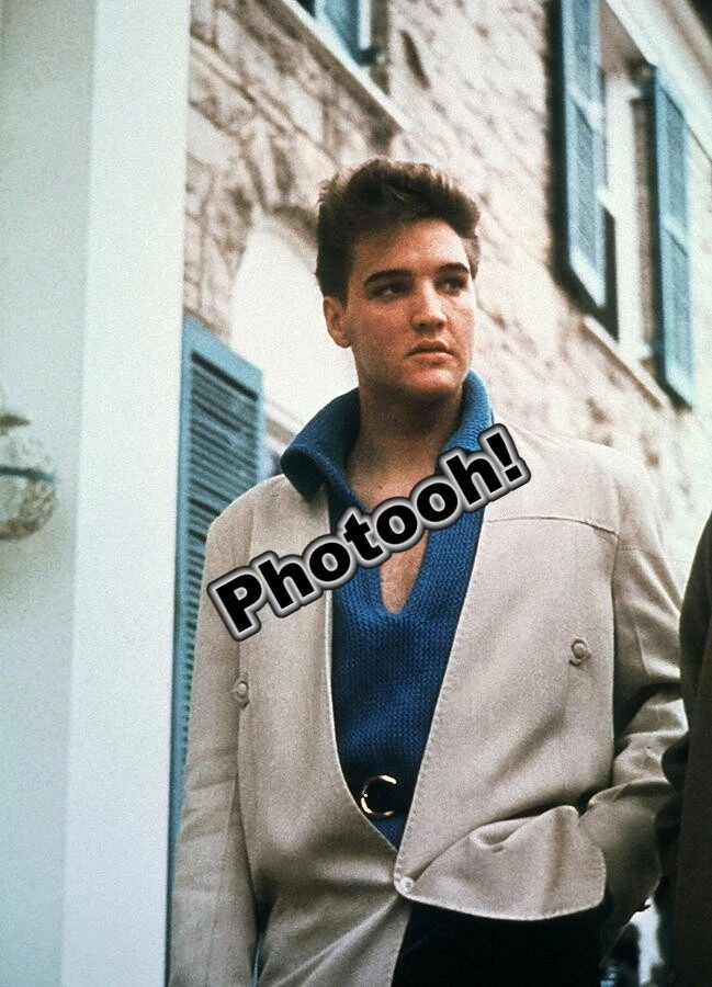 Elvis Presley Candid In Color Celebrity REPRINT RP #5733 - Image 1 of 1