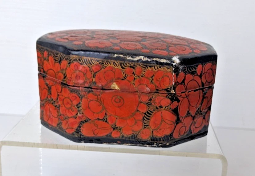 Kashmiri Trinket Box Lacquered Floral Paper Mache Heart Octagon India - Image 1 of 4