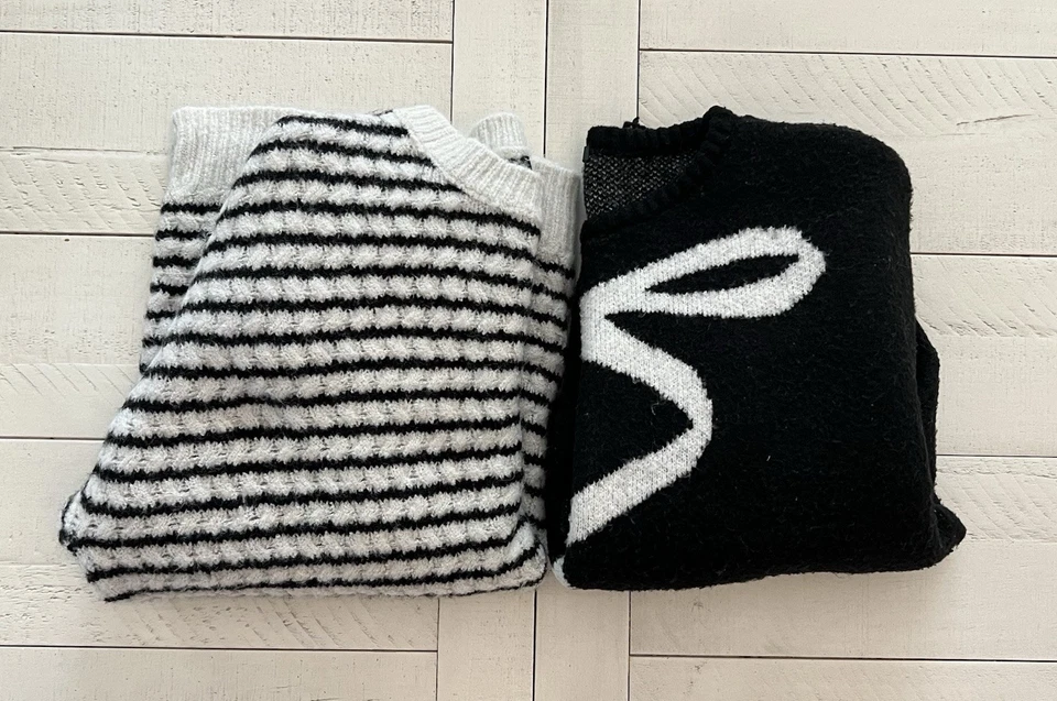 Suéter de Navidad Forever 21 Niña/Junior Rayas/Fábula Salvaje Lazo Negro/Blanco (S) Foto 1 de 4