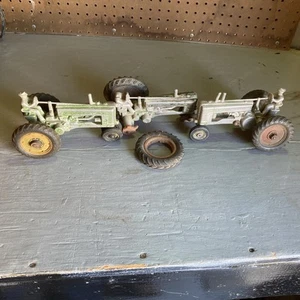 LOT OF 3 VINTAGE 1947 ERTL JOHN DEERE A W/ MAN TRACTOR 1/16 DIECAST FARM TOYS - Picture 1 of 15