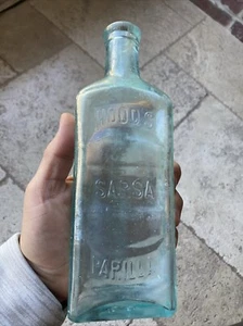 Antique Hood’s Sarsaparilla Bottle Lowell, Mass - Picture 1 of 5