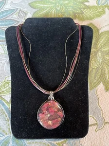 CHICO'S WIRE NECKLACE WITH PURPLE PINK & GOLD PENDANT SILVER TONE - Picture 1 of 6