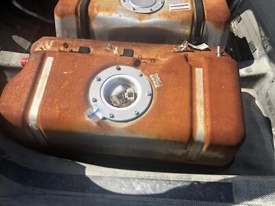 2014 ASTON MARTIN VANTAGE FUEL TANK *PARTS ONLY/FLOOD RECOVERY* DG339C133AD OEM - Image 1 of 4