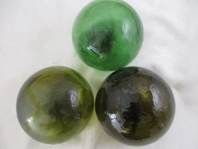 3 аутентичных винтажных рыболовных поплавка из коричневого/оливкового/янтарного расчесанного стекла для пляжа Аляски - Изображение 1 из 4