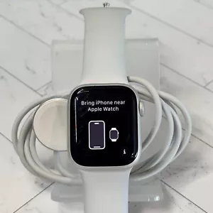Apple Watch Series 8 41mm Silver GPS Cellular Unlocked Aluminum Sports Band #H69 - Picture 1 of 9
