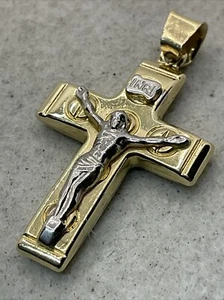 VINTAGE HANDMADE 14K T/Tone Gold JESUS CHRIST CRUCIFIX CROSS Charm Pendant 1.5gr - Picture 1 of 16