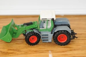 Siku 1:32 Fendt 4WD Farm Toy Tractor With Front Loader Diecast Agriculture Vehi - Picture 1 of 16