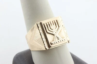 14K Yellow Gold Etched Design Menorah Symbol of Israel Ring - Size 11 - Image 1 of 4